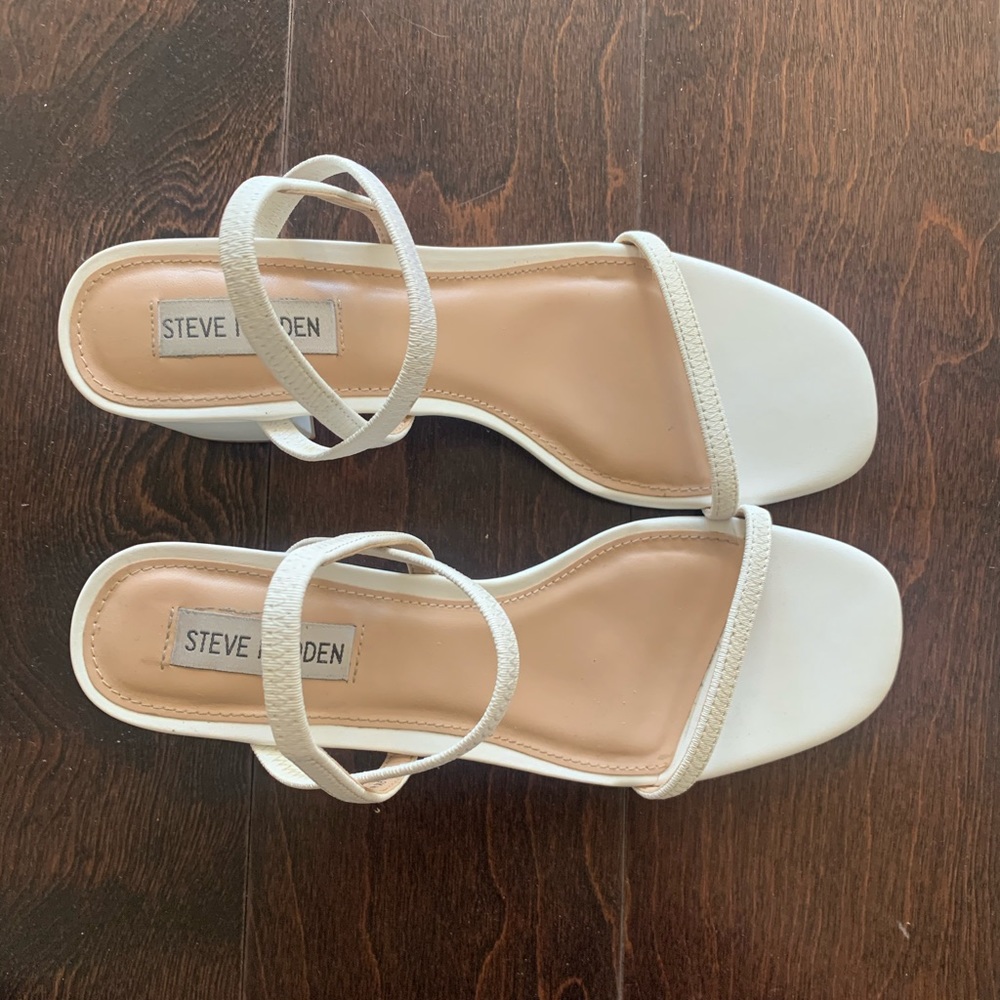 Inessa White sandal